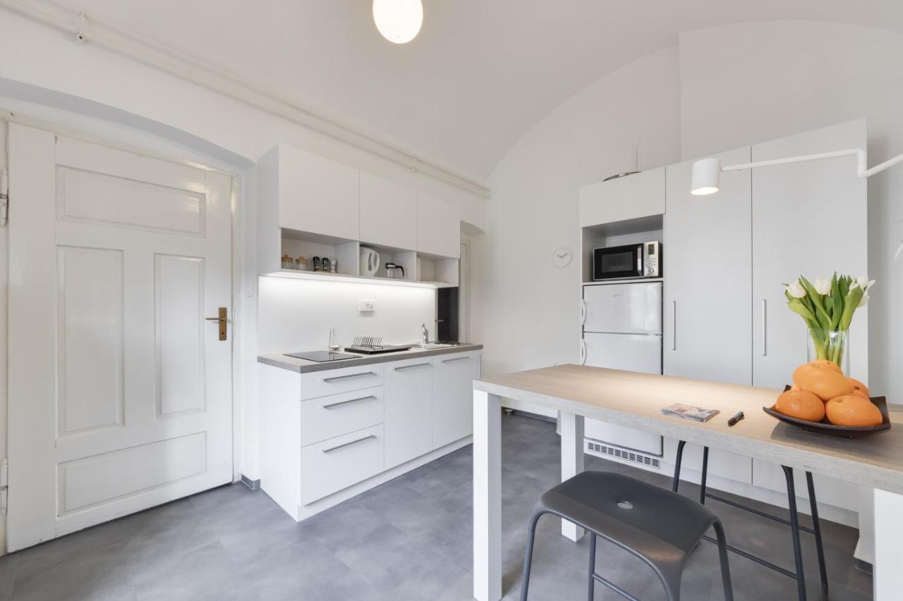 City Center Apartment With Parking ลูบลิยานา ภายนอก รูปภาพ